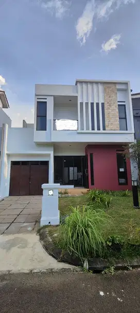 Disewakan Rumah Gading Serpong Cluster newton  Murah
