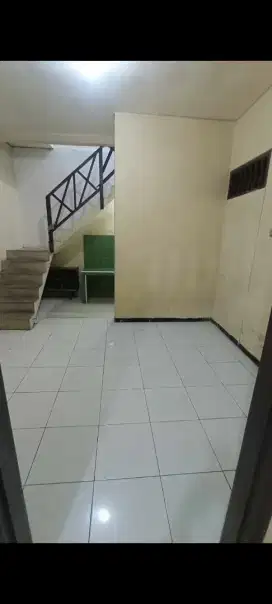 Disewakan rumah 2 lantai