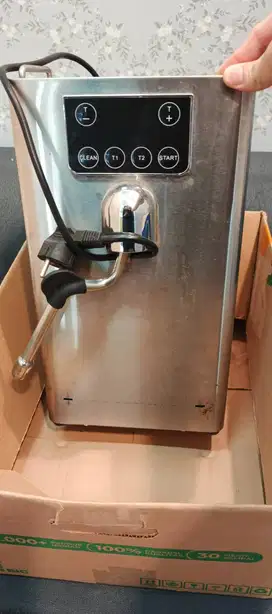 1 unit milk steamer bekas dan 2 unit  coffee grinder