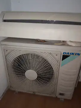 Di jual AC daikin second