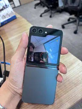 SAMSUNG GALAXY Z FLIP 5 GREY