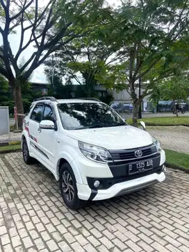 TOYOTA RUSH 1.5 S AT 2015 PUTIH BANDUNG MULUS