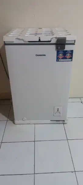 Freezer Changhong tipe FCF 136DW kapasitas 110Liter
