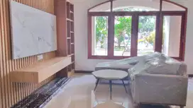 JUAL CEPAT MANSION 2 LANTAI 3BR WATERPLACE RESIDENCE FURNISHED