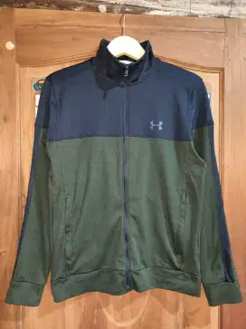 Tracksuit under armour like new S/M