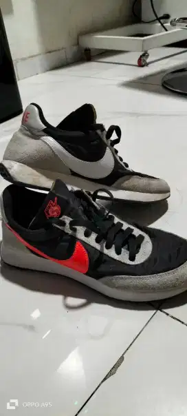 Nike tailwind 79