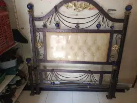 Dipan kasur besi murah