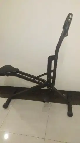 Alat Gym , tuk menguatkan otot paha, betis, tangan