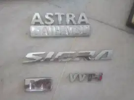 emblem mobil sigra