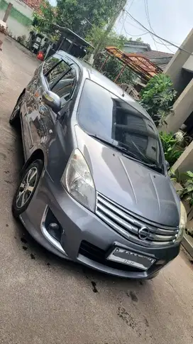 Jual Grand Livina xv Automatic tahun 2010