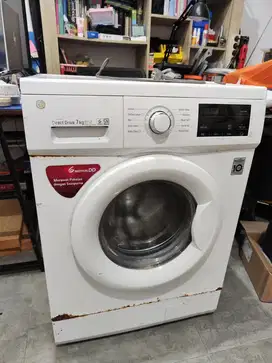 Dijual apa adanya mesin cuci LG bukaan depan 7kg