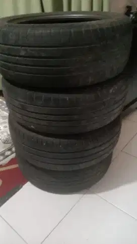 Ada 4 ban bekas. R 16 205/55 2021