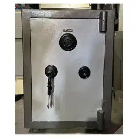 Brankas Royal uk A2 Brangkas Bekas Tahan Api Safety Box Brankas T.74cm