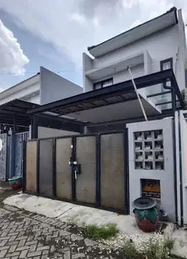 DIJUAL RUMAH MURAH 2 LANTAI DI GUNUNGANYAR