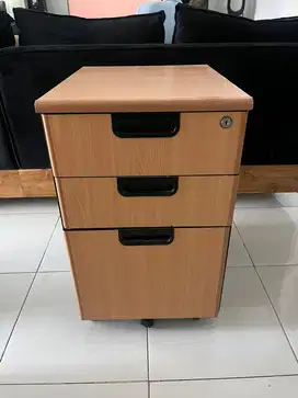 Meja kabinet serbaguna cocok untuk di bawah meja kantor 3 laci