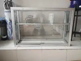 Di Jual Etalase