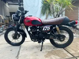 Kawasaki w 175 cafe
