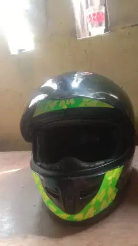 helm NHK jarang di pake