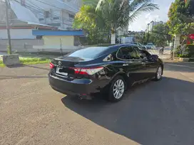 Toyota Camry V 2020 AT- pemakaian pribadi- 4 Ban Baru LM705