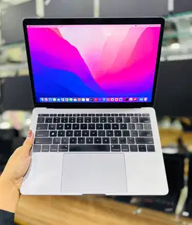 Macbook Pro 2017 13inch Core i5 Ram 8Gb N-DC
