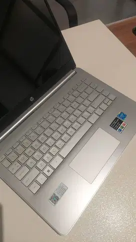 Laptop HP 14s DQ0510TU N4120 4GB - SECOND (Tidak Pernah di Pakai)