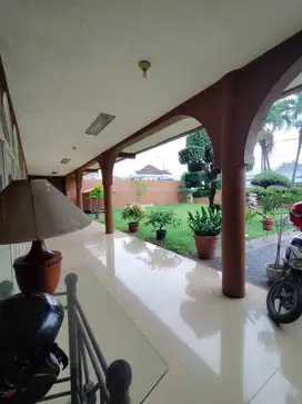 Jual villa mewah daerah polonia