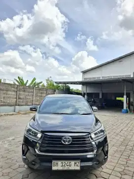 Innova 2022 V bensin matic. Km 66rb