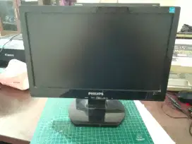 layar monitor komputer 15