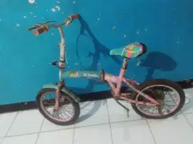 Sepeda lipat anak cwe ring 16 minus