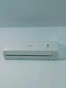 Dijual AC Sharp 1/2pk. Baru 1 tahun