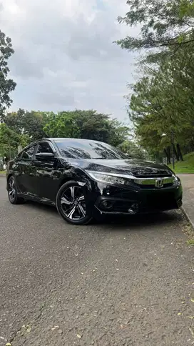 2017 Honda Civic Turbo ES Sedan 1.5 AT