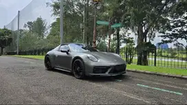 Porsche Targa 4 GTS 2023 Aventurine Green Metalic