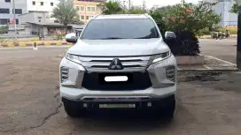 Km35rb mitsubishi pajero dakar ultimate 4x4 awd matic 2022 putih