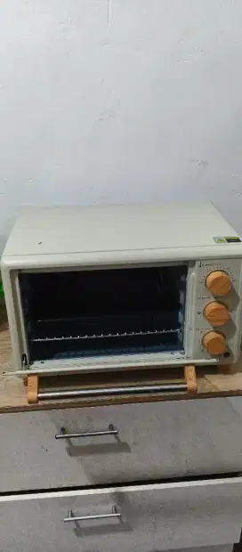 Oven Kirin ( 19 liter ) Baru pake 1 bulan