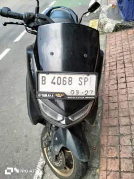 Yamaha NMAX warna hitam