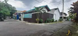 Kost Lokasi Strategis Laweyan Solo, 5 Kamar, Harga Hanya 800 Juta!