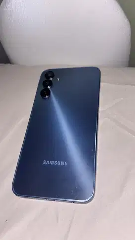 SAMSUNG A15 Second like a new.