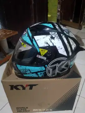Helm KYT R-10 Fullface