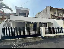 Rumah 2 Lantai di Tebet Timur Dalam Jaksel Dekat Stasiun Tebet Toll