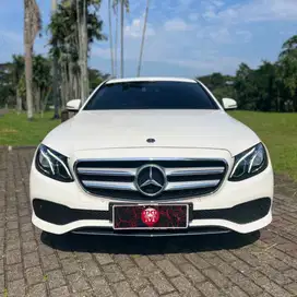 MERCEDES BENZ E250 AVANTGARDE 2.0 AT 2018 LIKE NEW
