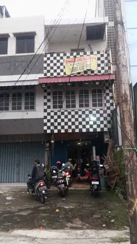 Ruko strategis tepi jalan raya