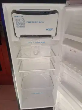 Kulkas Merk AQUA seperti baru, bagus