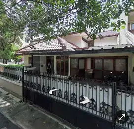 Rumah Posisi Hook di Cipete Kebayoran Baru Dekat MRT hj Nawi Fatmawati
