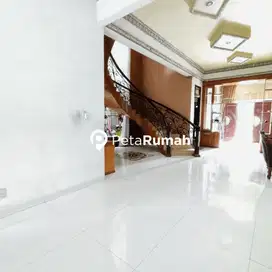DIJUAL VILLA JALAN JAMIN GINTING KOMPLEK CITRA GARDEN (Sumiyati)