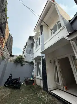 Disewakan Rumah, di Condet, Jakarta Timur, Bebas Banjir