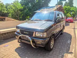 2000 isuzu Panther 2.5 New Higrade Plat AG suroso mobil bekas sekoto
