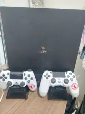 PS 4 PRO CUH-7218B