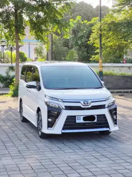 TOYOTA VOXY 2.0 AT [Dp-45jt] 2019/2018
