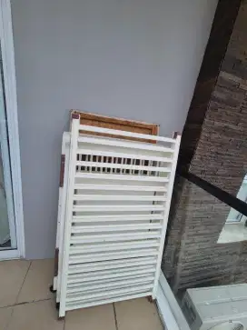 Baby crib (box tempat tidur bayi)