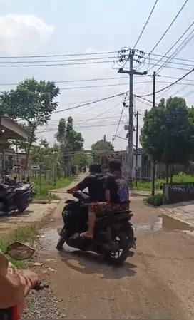 Over Kredit rumah strategis di jalan utama perum Serang Baru Bekasi